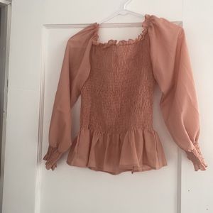 Trendy peplum top🤍